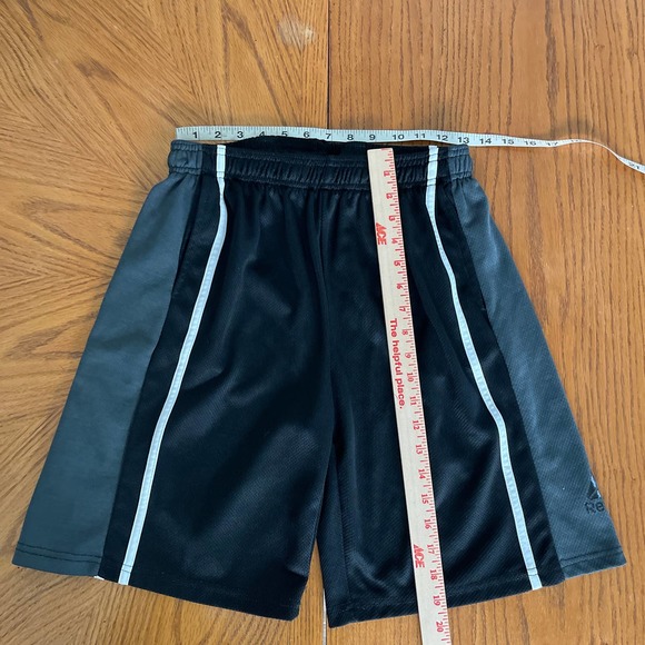 Reebok Basketball Shorts Men Sz L Gently used - Picture 2 of 6